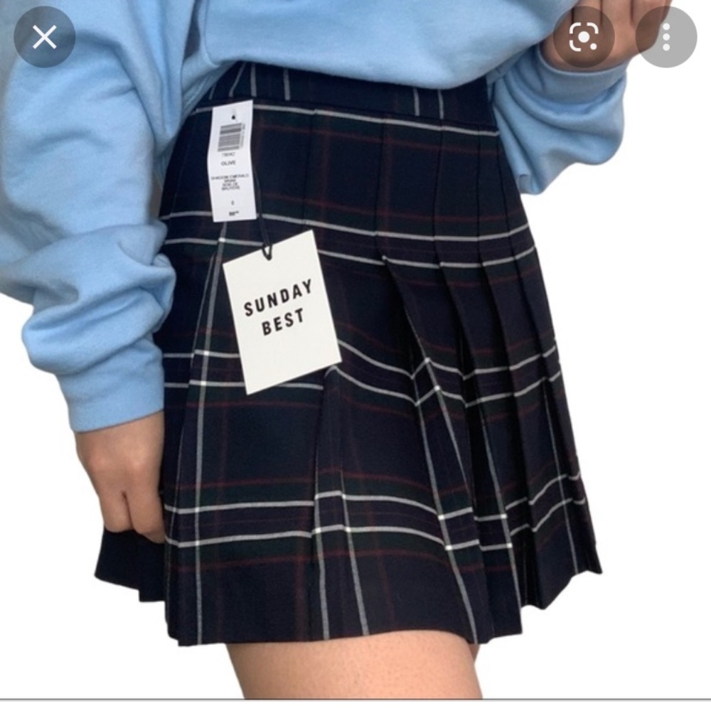 NWOT ARITZIA SUNDAY BEST Olive Pleated Black Mini Skirt